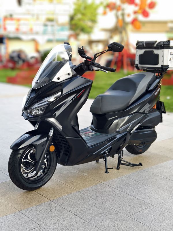 QJMOTOR 鸿250