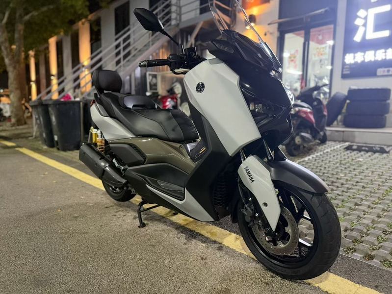 雅马哈 XMAX