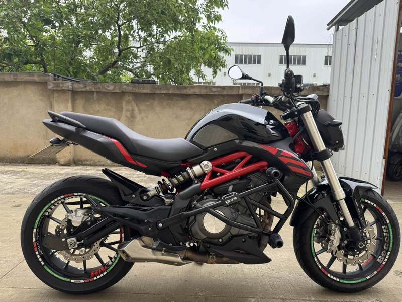 贝纳利 蓝宝龙 BN302S