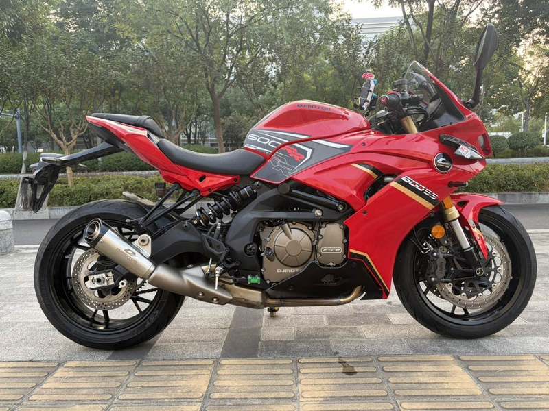 QJMOTOR 赛600