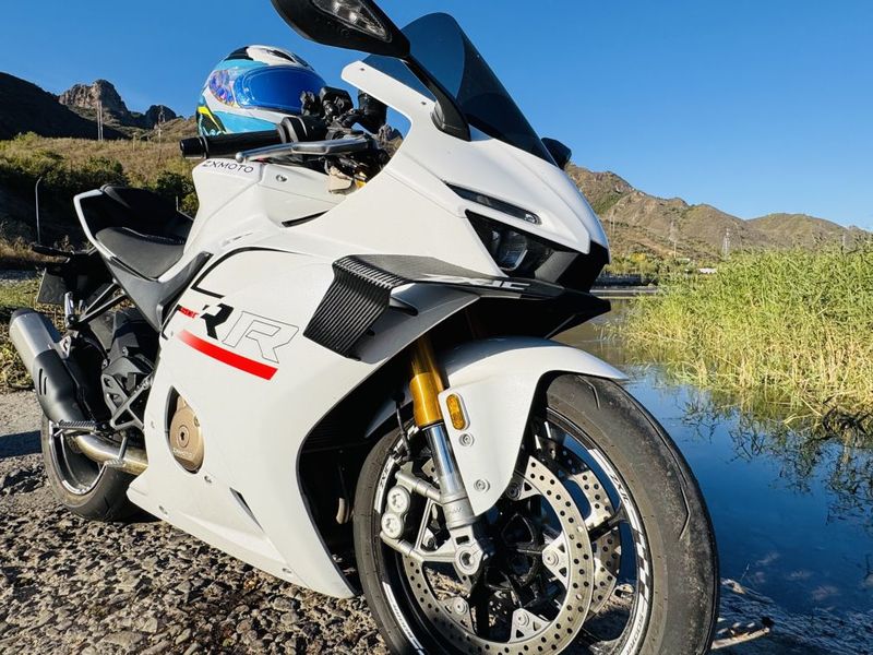 张雪机车 500RR