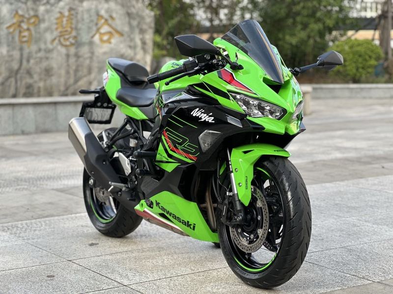 川崎 ZX-4R