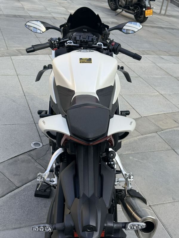 QJMOTOR 赛600