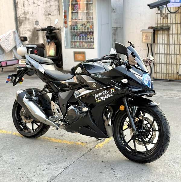 豪爵铃木 GSX250R