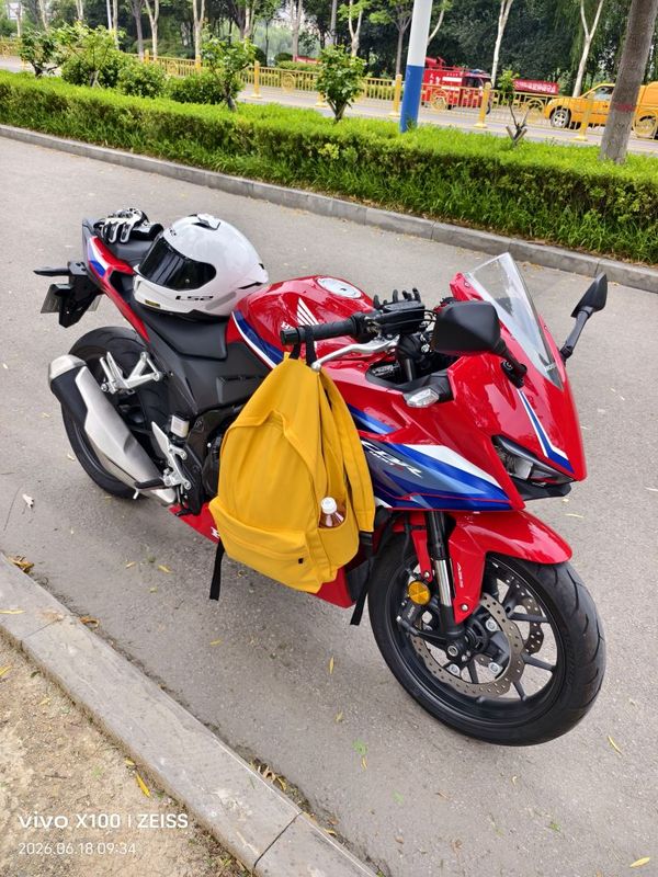 本田WING CBR400R