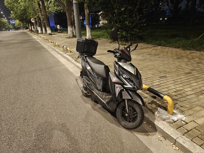 新大洲本田 裂行 RX125Fi