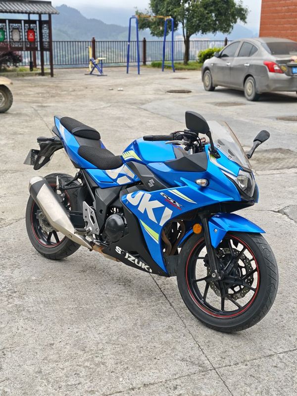 豪爵铃木 GSX250R