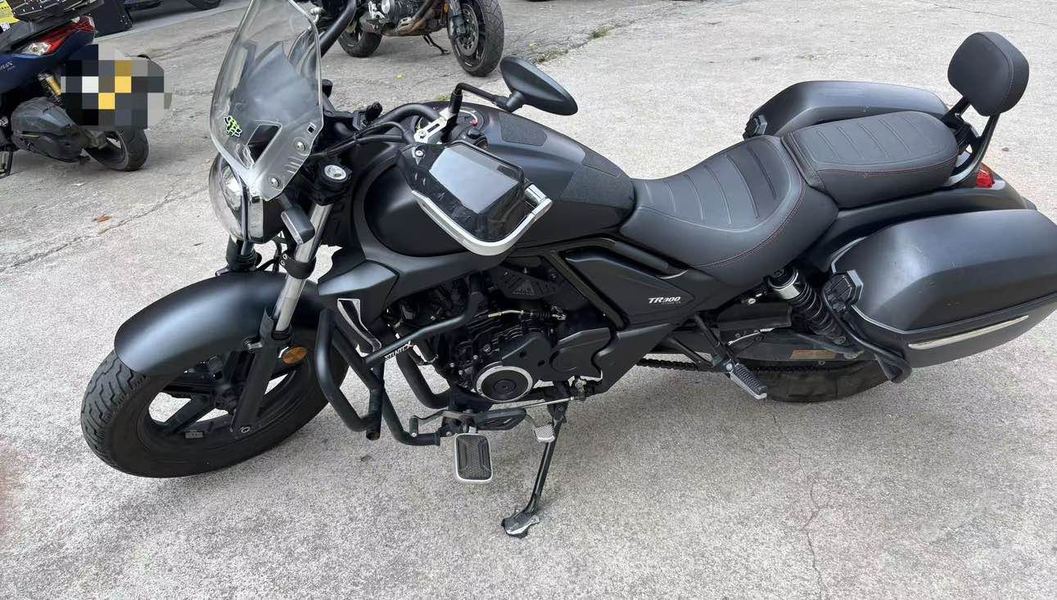 豪爵 TR300