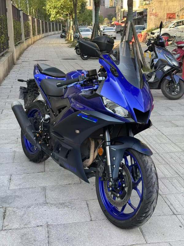 雅马哈 YZF-R3