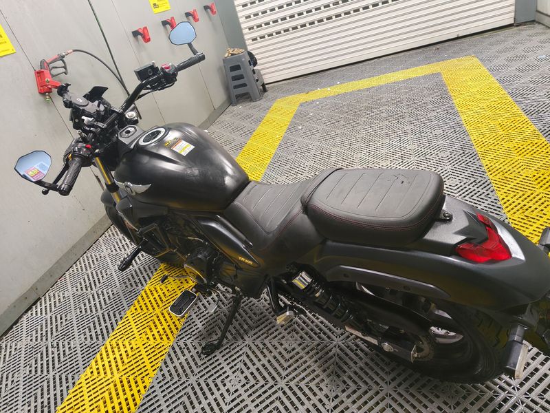 豪爵 TR300