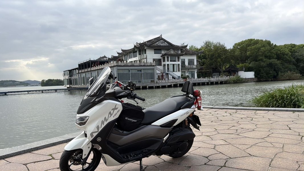 雅马哈 NMAX