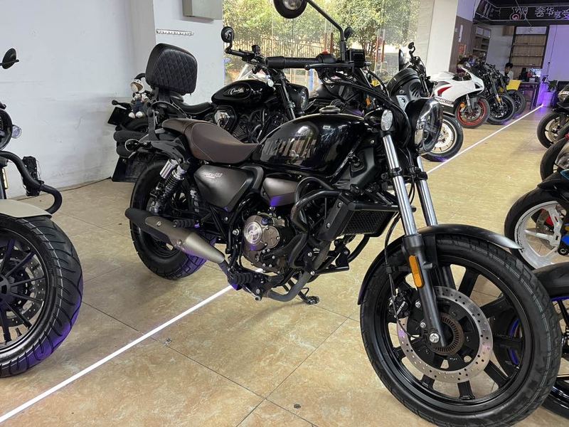 QJMOTOR 闪150