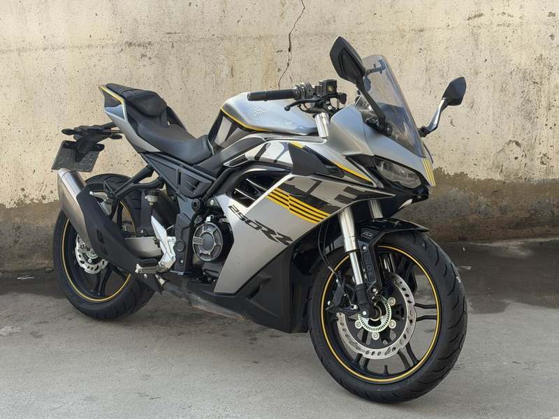 无极 250RR