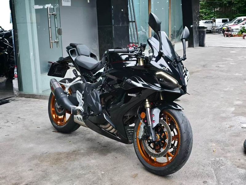 QJMOTOR 赛600