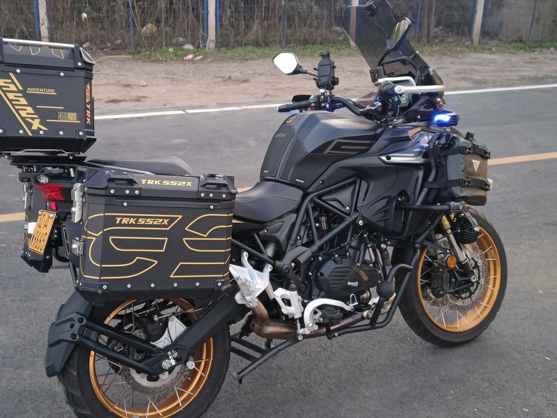 贝纳利 TRK552