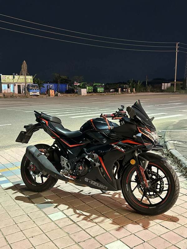 豪爵铃木 GSX250R