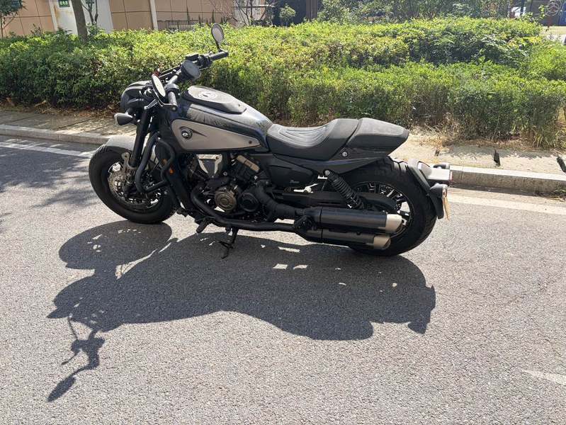 QJMOTOR 闪600