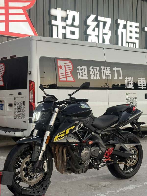 贝纳利 TNT600i