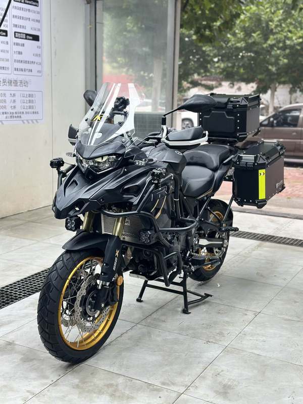 贝纳利 TRK552