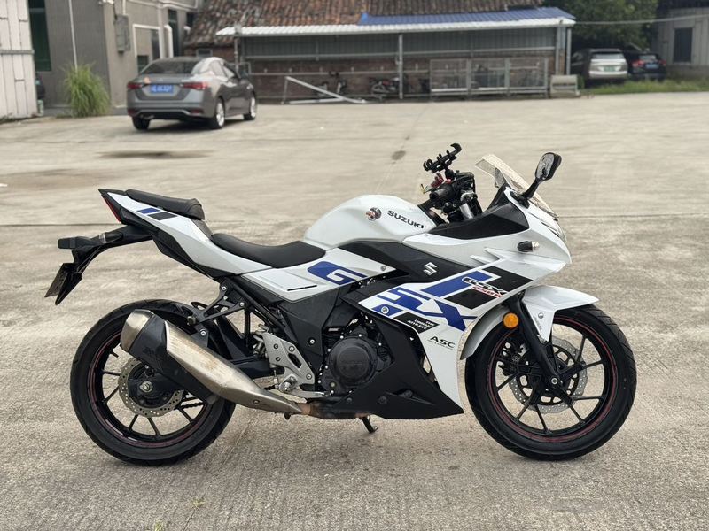 豪爵铃木 GSX250R
