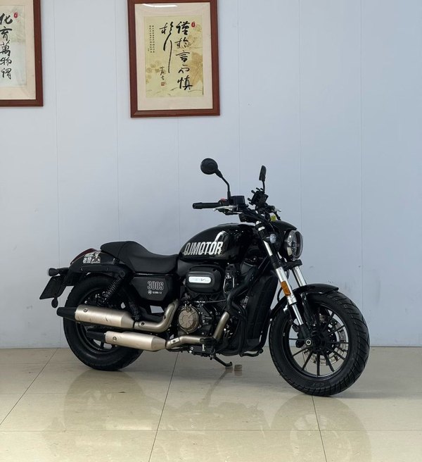 QJMOTOR 闪300S