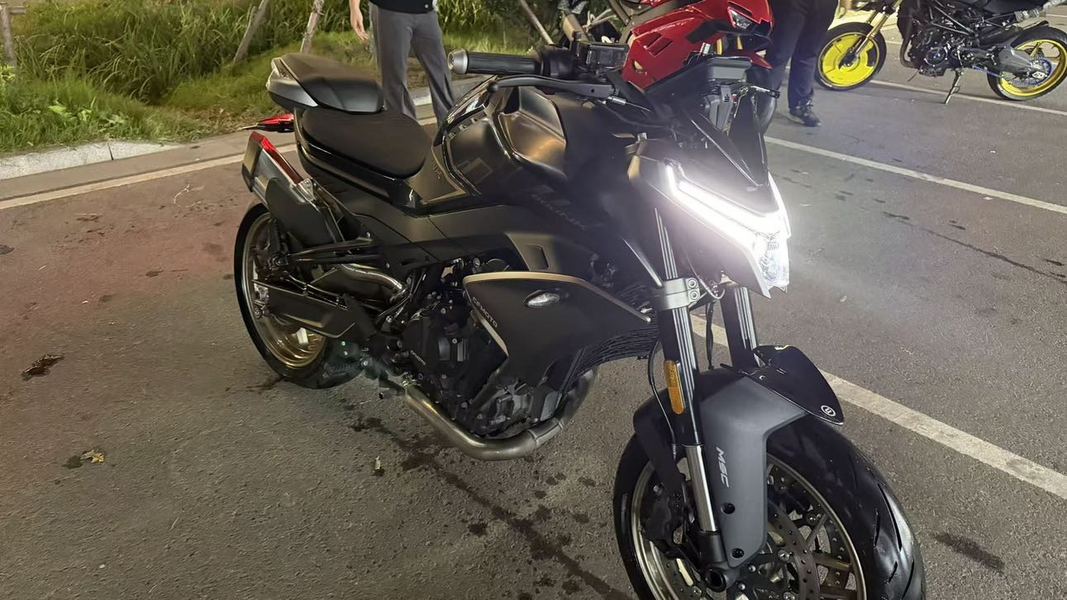 春风 800NK