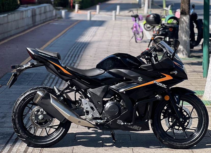 豪爵铃木 GSX250R