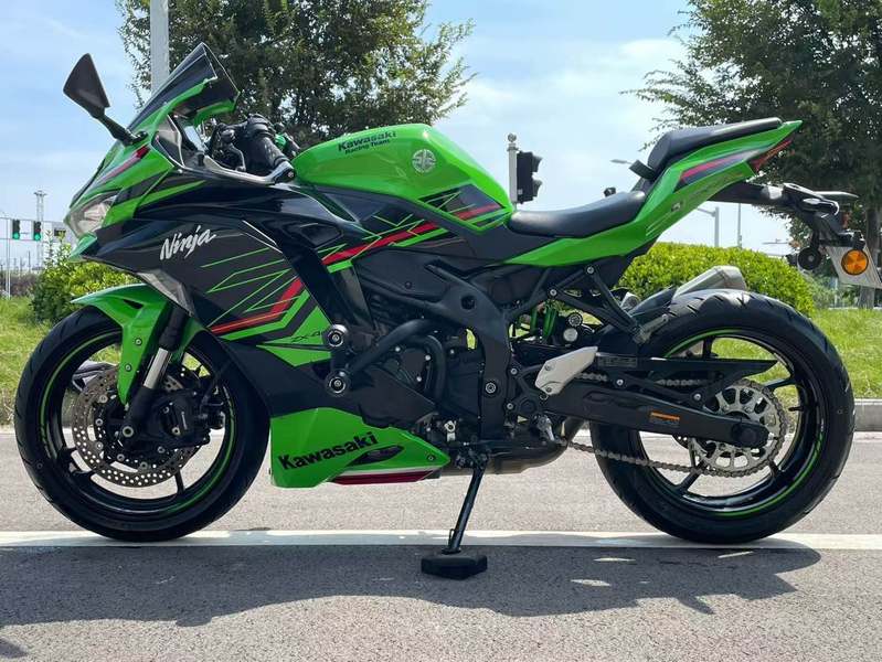 川崎 ZX-4R