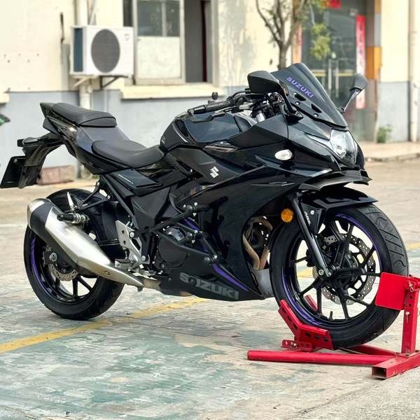 豪爵铃木 GSX250R