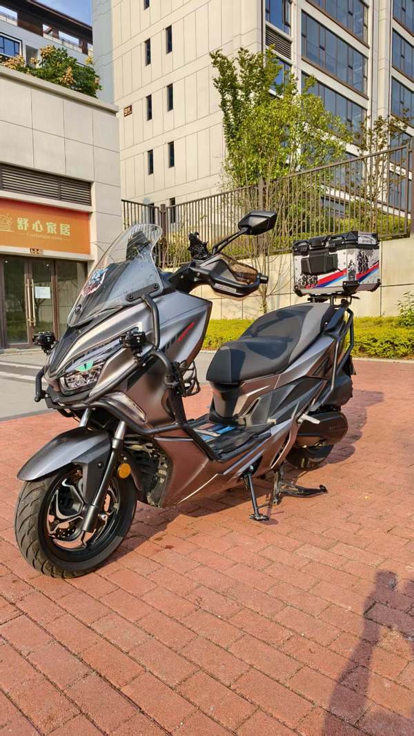 QJMOTOR 鸿250