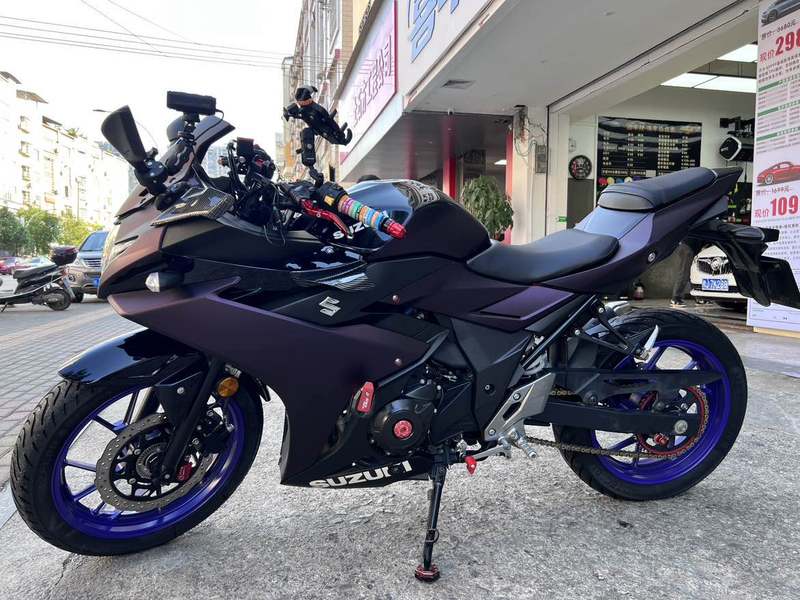 豪爵铃木 GSX250R