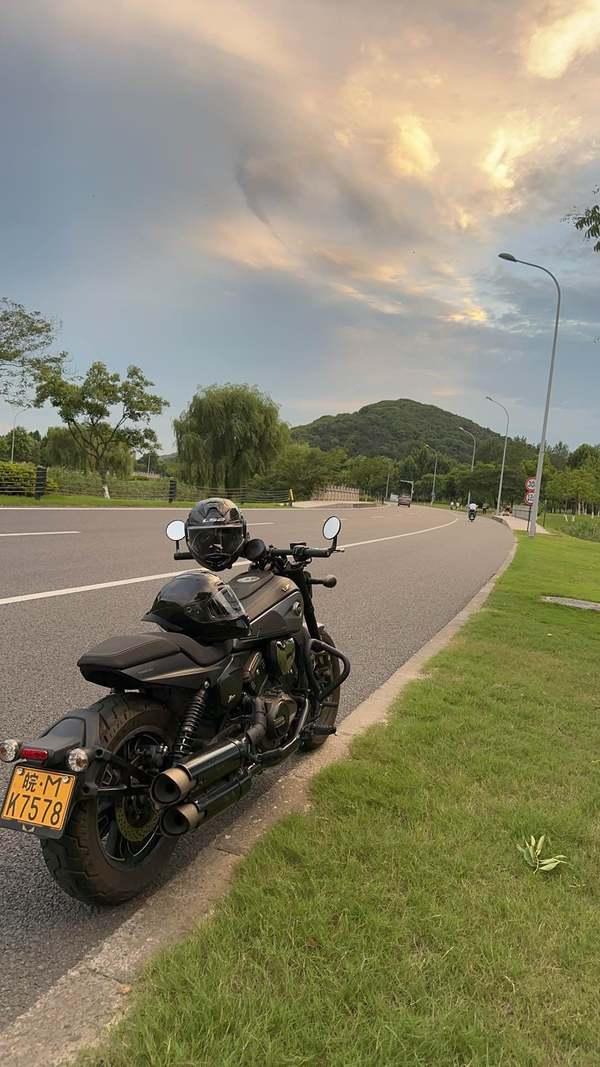 QJMOTOR 闪600