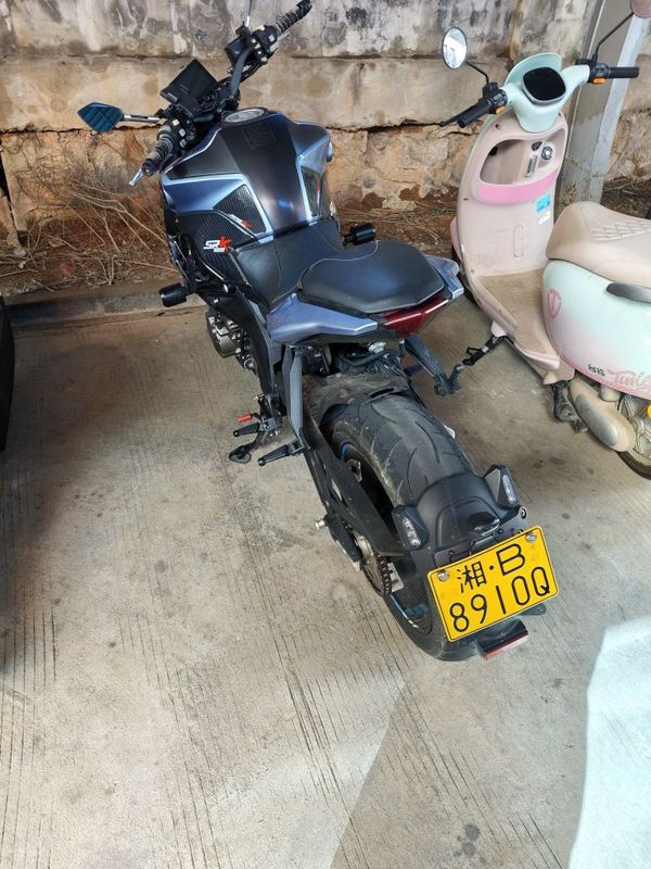 QJMOTOR 追600