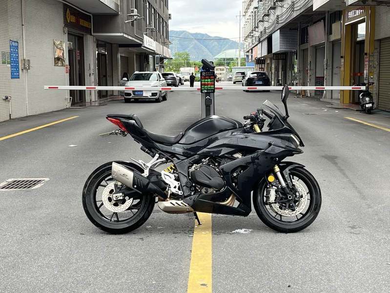 QJMOTOR 赛600