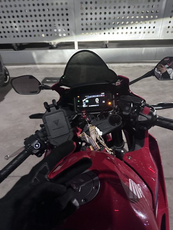 本田WING CBR400R