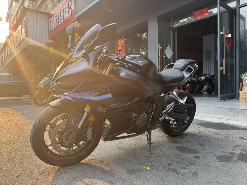 QJMOTOR 赛600