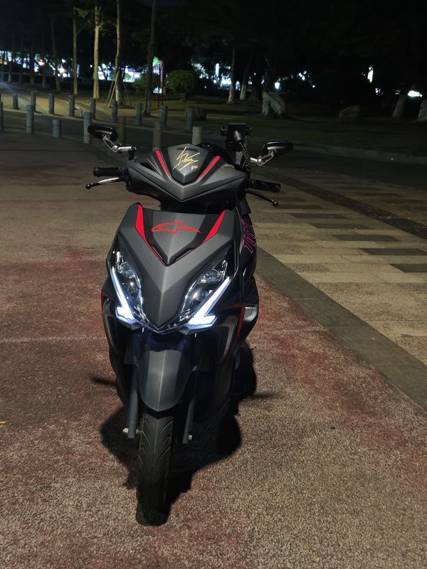 新大洲本田 裂行 RX125Fi