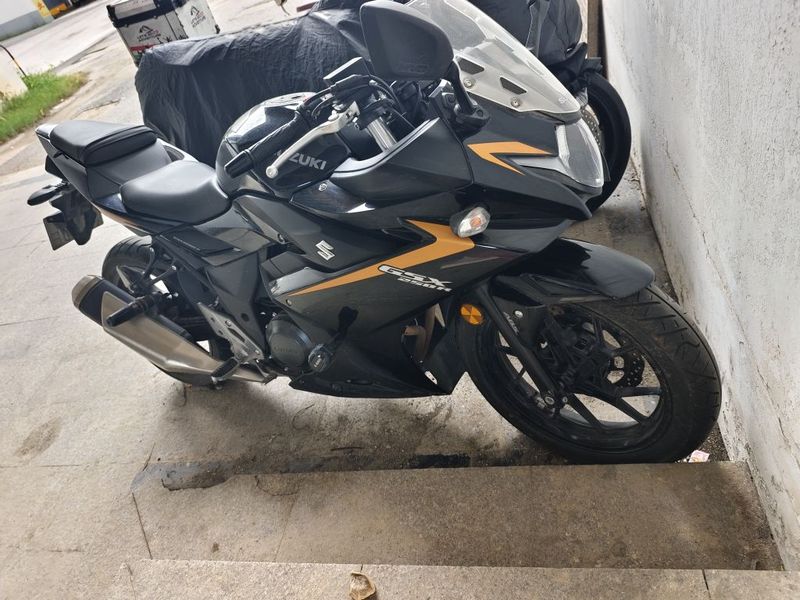 豪爵铃木 GSX250R