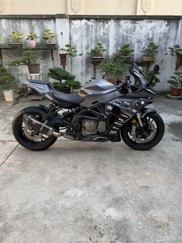 QJMOTOR 赛600
