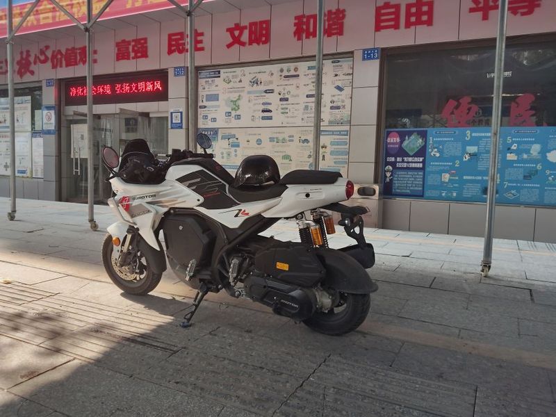 QJMOTOR 小飞侠