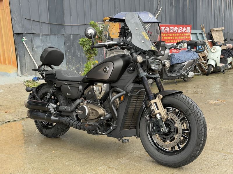 QJMOTOR 闪600