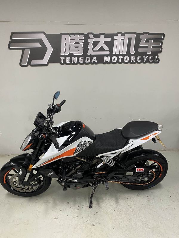 KTMR2R 390 Duke