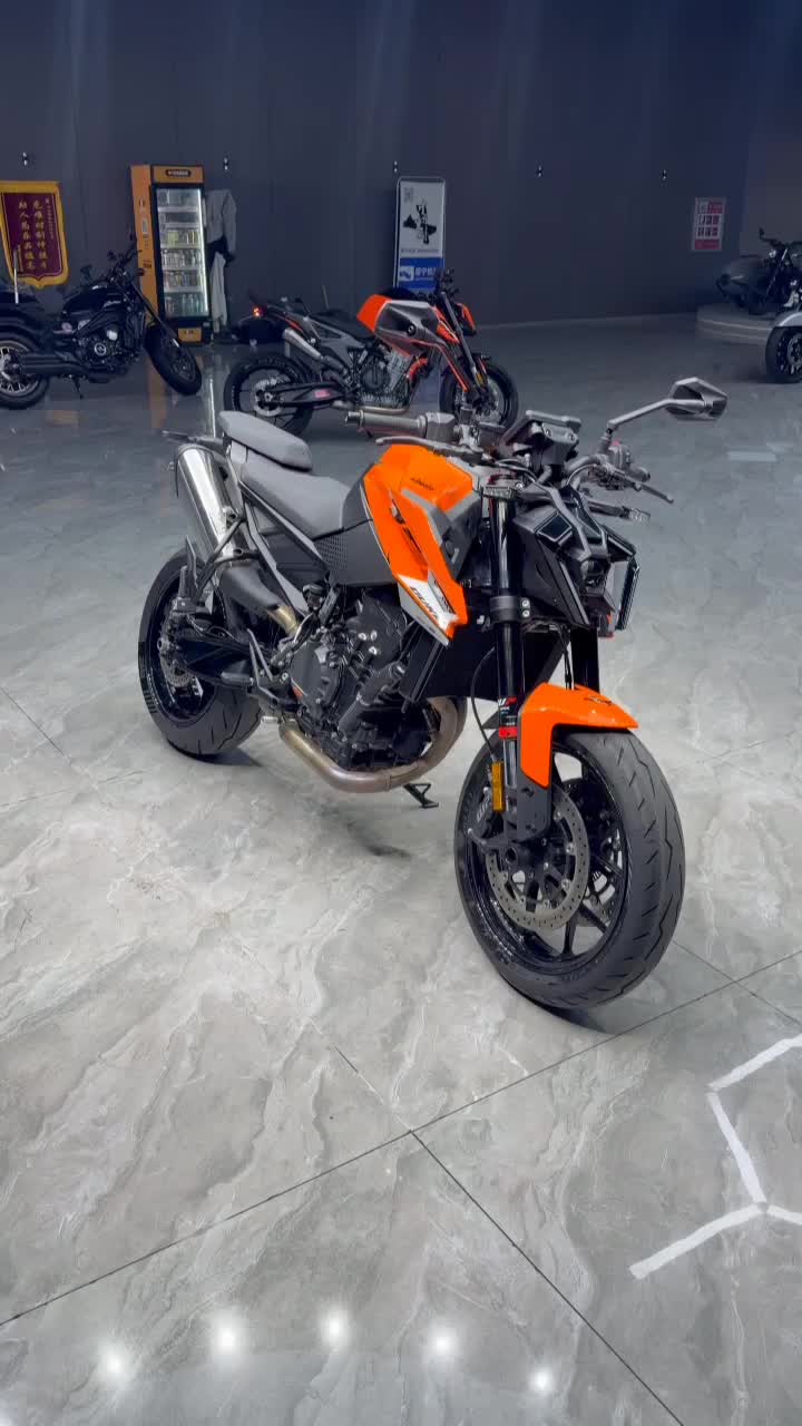 KTMR2R 790 Duke