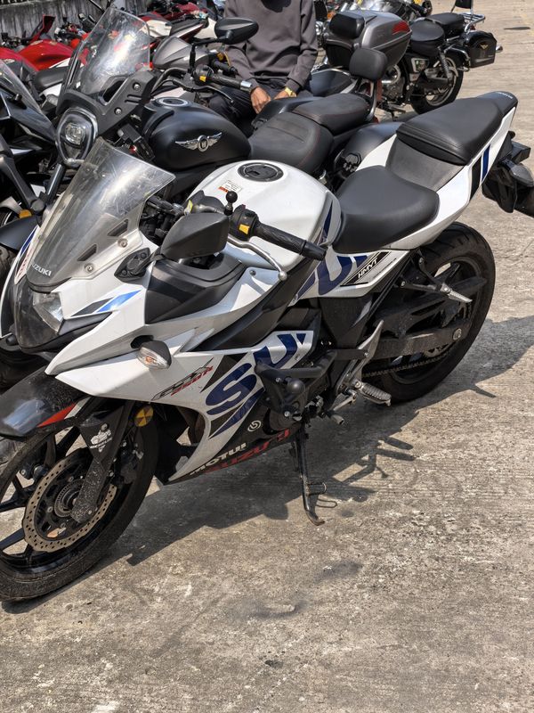 豪爵铃木 GSX250R