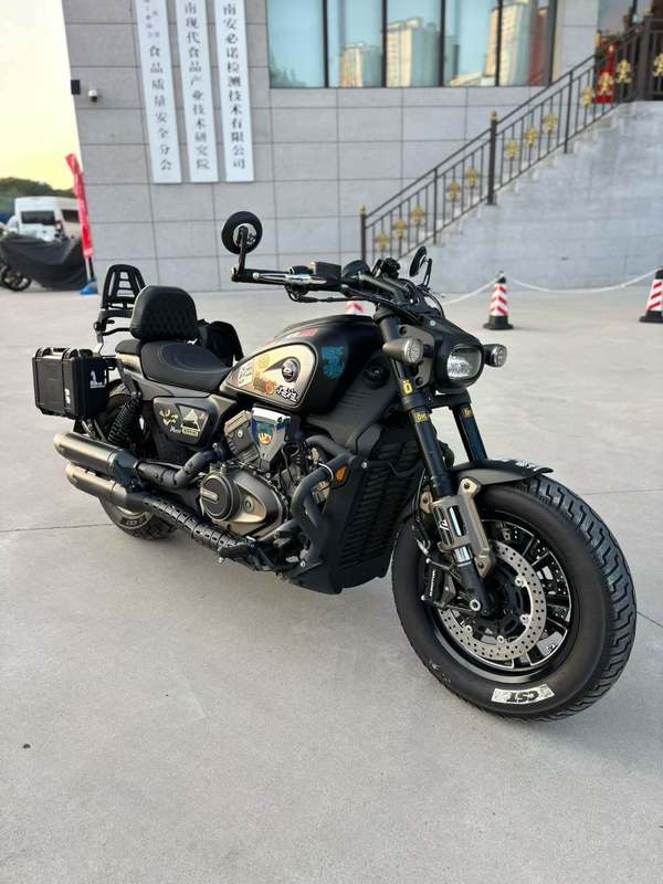 QJMOTOR 闪600