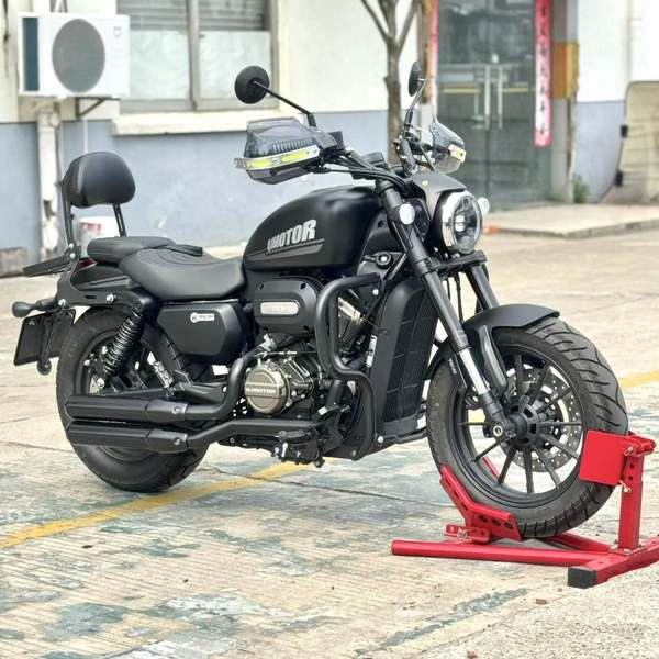 QJMOTOR 闪250