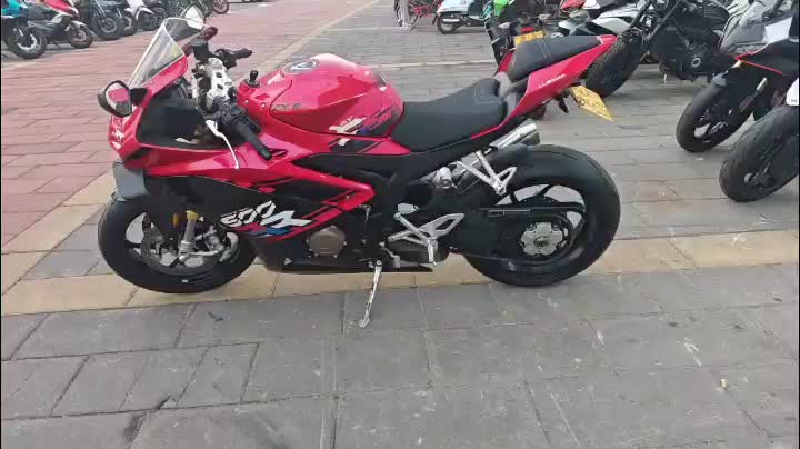 张雪机车 500RR
