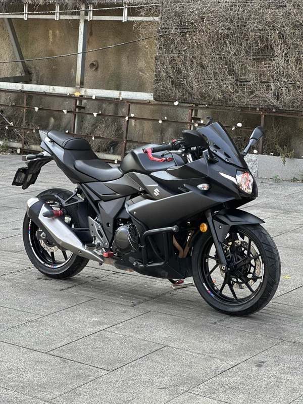 豪爵铃木 GSX250R