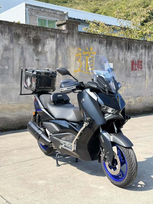 雅马哈 XMAX