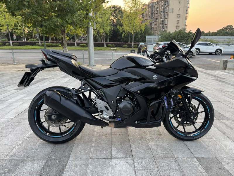 豪爵铃木 GSX250R